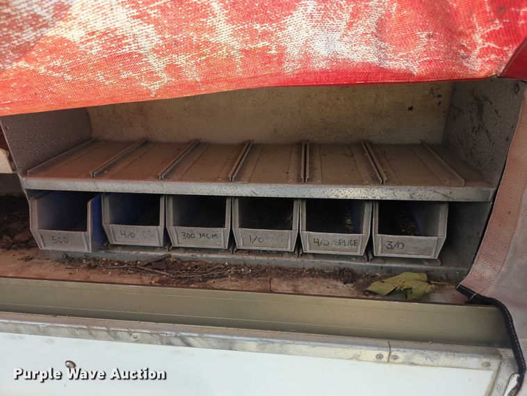 image for item EF3720 1999 International F2674 material handler truck