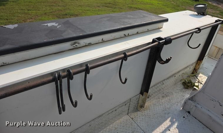 image for item EF3720 1999 International F2674 material handler truck