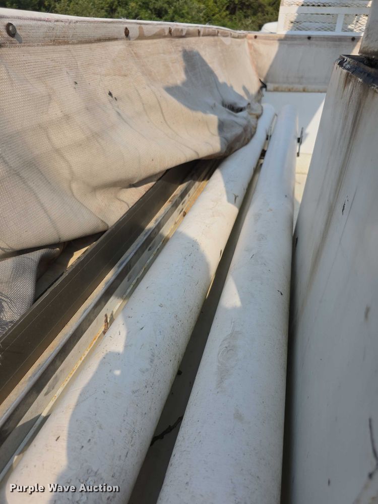 image for item EF3720 1999 International F2674 material handler truck