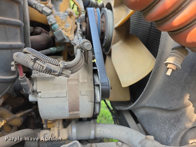 image for item EF3720 1999 International F2674 material handler truck