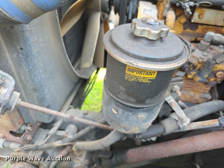 image for item EF3720 1999 International F2674 material handler truck