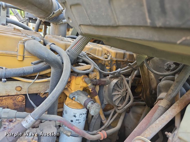 image for item EF3720 1999 International F2674 material handler truck