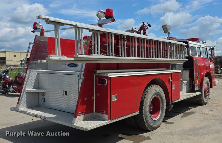 image for item EF3737 1982 Ford 8000 pumper fire truck