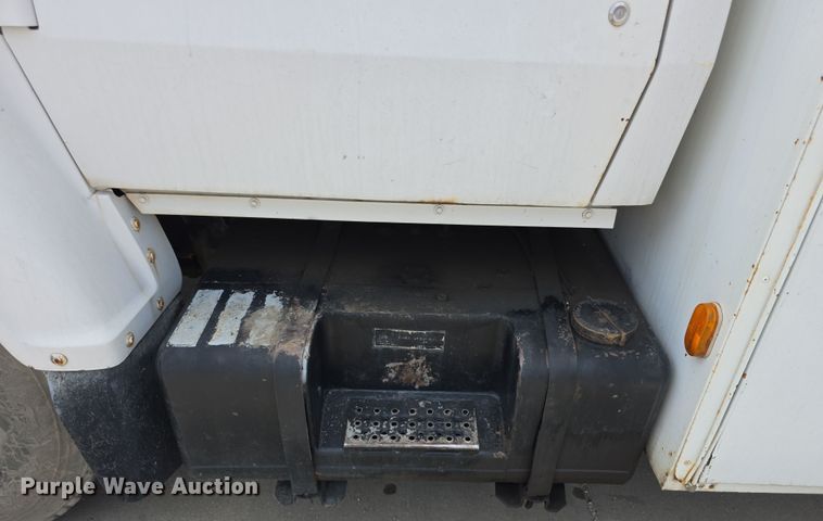 image for item EF3738 1979 Ford 7000 utility / service truck