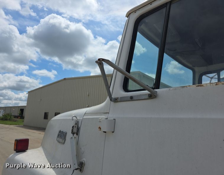 image for item EF3738 1979 Ford 7000 utility / service truck