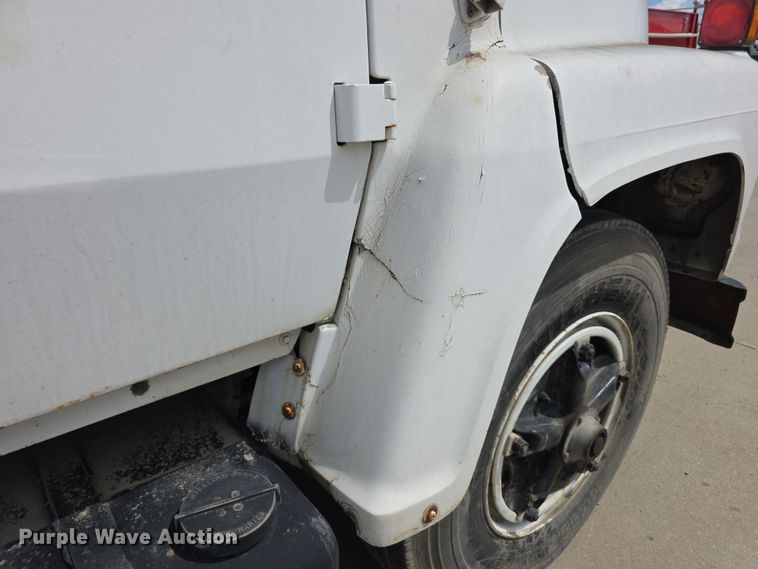 image for item EF3738 1979 Ford 7000 utility / service truck