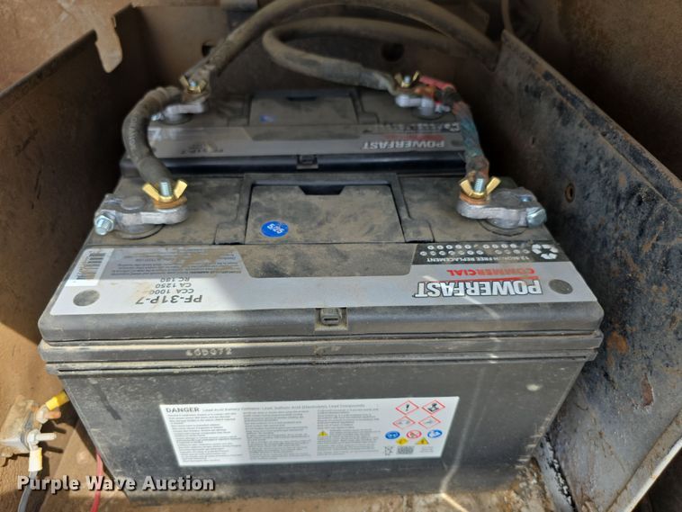 image for item EF3738 1979 Ford 7000 utility / service truck