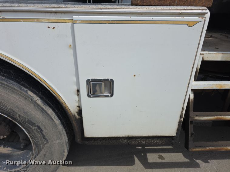 image for item EF3738 1979 Ford 7000 utility / service truck