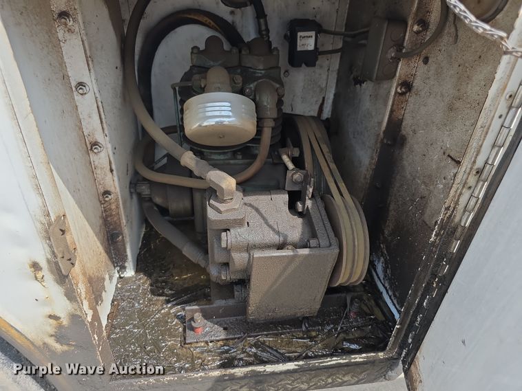 image for item EF3738 1979 Ford 7000 utility / service truck