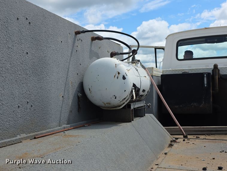 image for item EF3738 1979 Ford 7000 utility / service truck