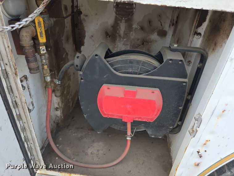 image for item EF3738 1979 Ford 7000 utility / service truck