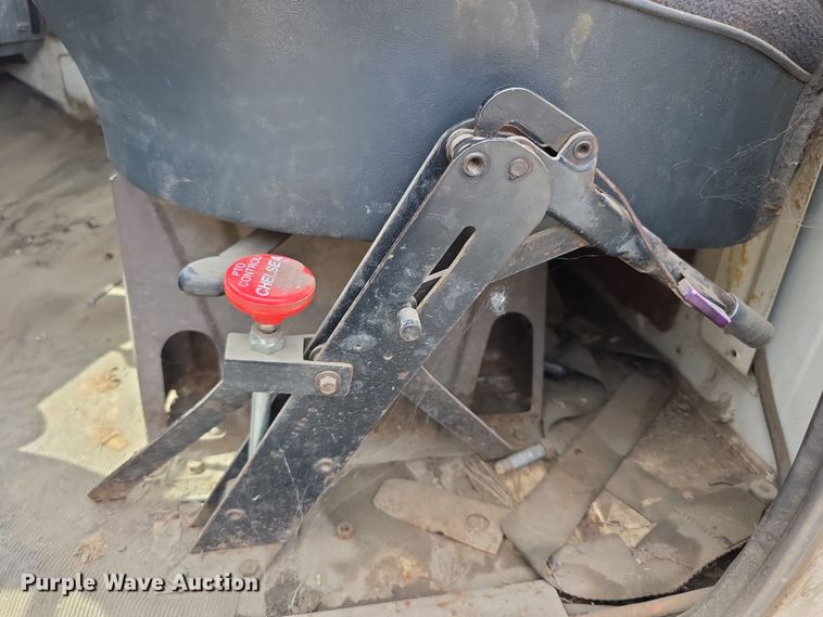 image for item EF3738 1979 Ford 7000 utility / service truck