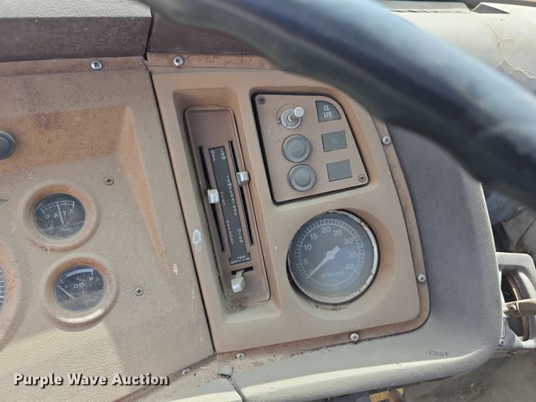 image for item EF3738 1979 Ford 7000 utility / service truck