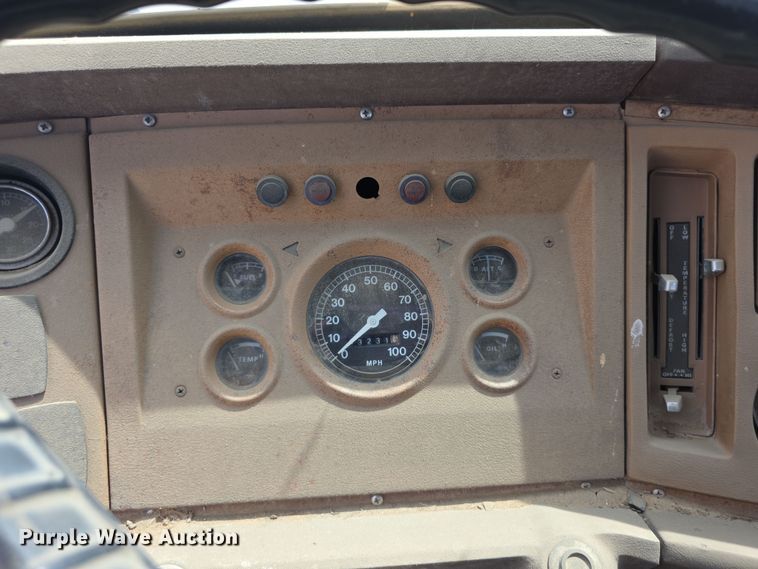 image for item EF3738 1979 Ford 7000 utility / service truck