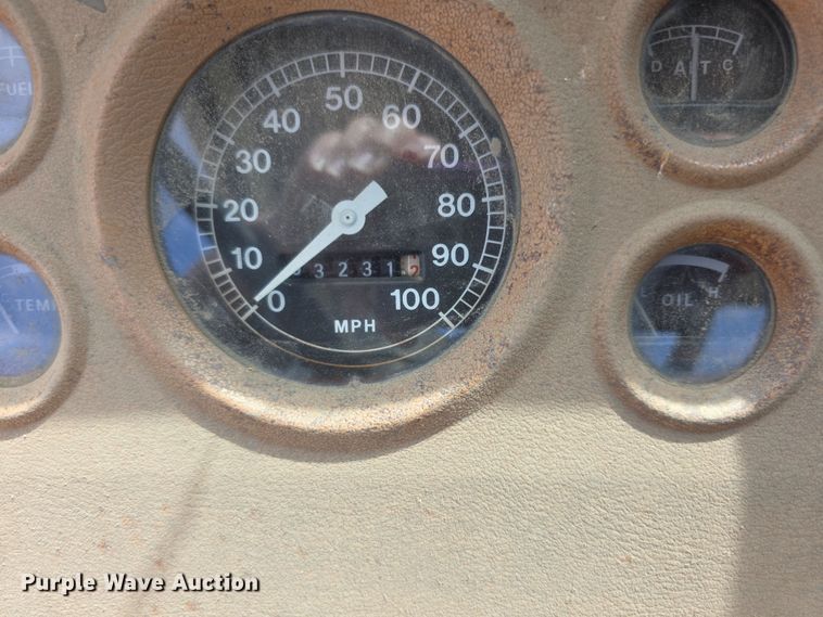 image for item EF3738 1979 Ford 7000 utility / service truck