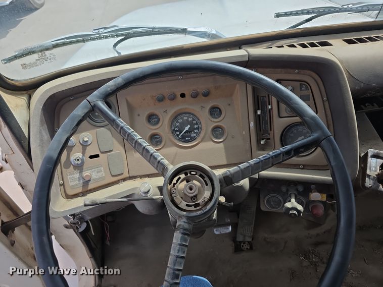 image for item EF3738 1979 Ford 7000 utility / service truck