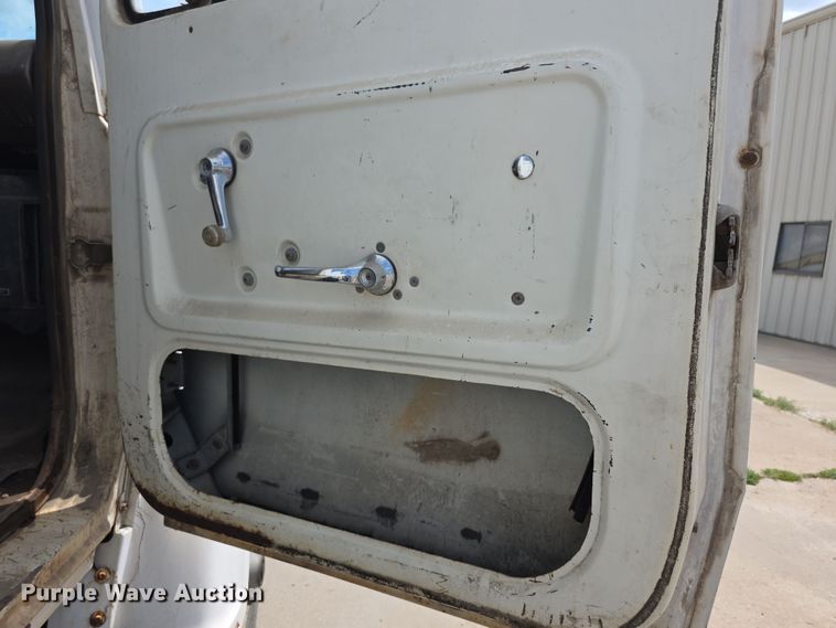 image for item EF3738 1979 Ford 7000 utility / service truck