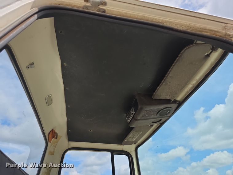 image for item EF3738 1979 Ford 7000 utility / service truck