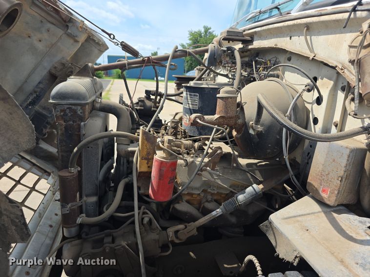 image for item EF3738 1979 Ford 7000 utility / service truck