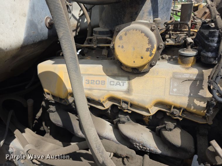 image for item EF3738 1979 Ford 7000 utility / service truck