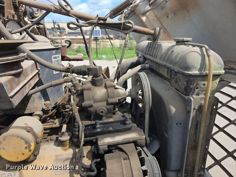 image for item EF3738 1979 Ford 7000 utility / service truck