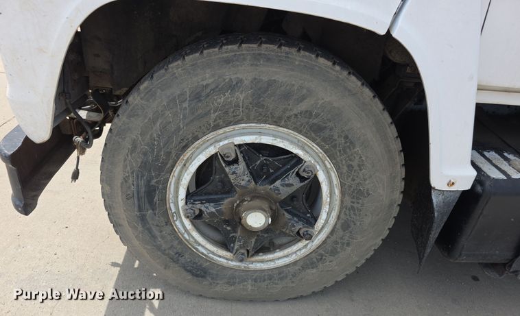 image for item EF3738 1979 Ford 7000 utility / service truck