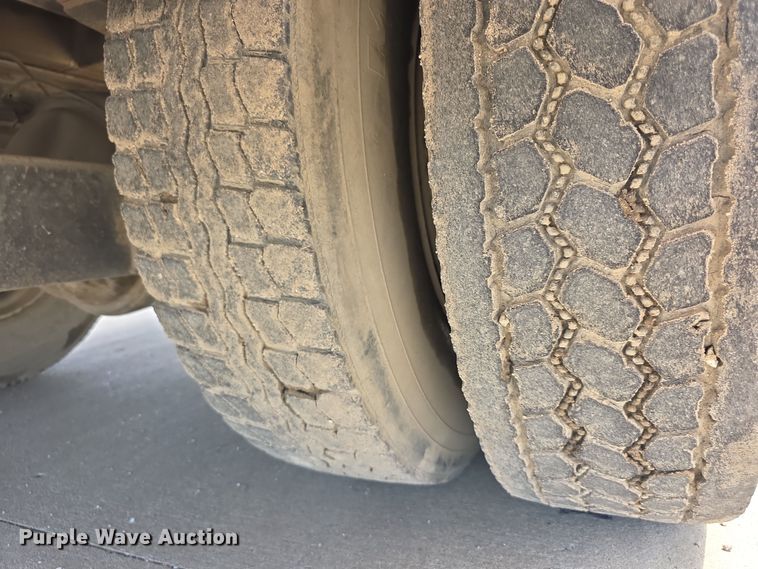 image for item EF3738 1979 Ford 7000 utility / service truck