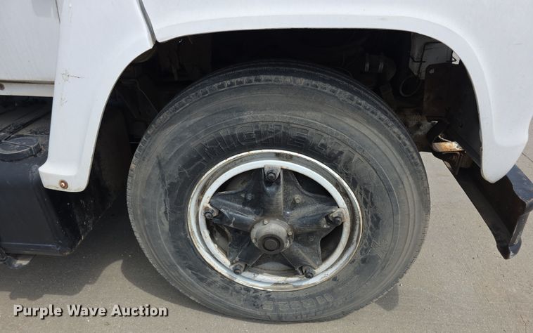 image for item EF3738 1979 Ford 7000 utility / service truck