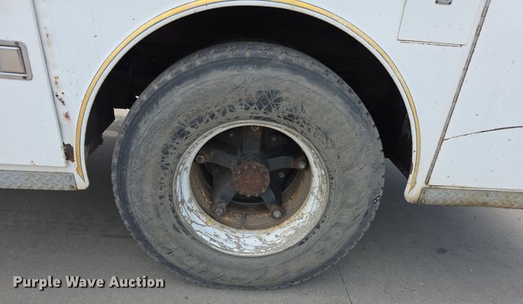 image for item EF3738 1979 Ford 7000 utility / service truck