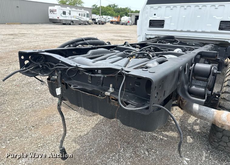 image for item EG6032 2017 Ford F350 Super Duty SuperCab pickup truck cab and chassis