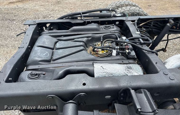 image for item EG6032 2017 Ford F350 Super Duty SuperCab pickup truck cab and chassis