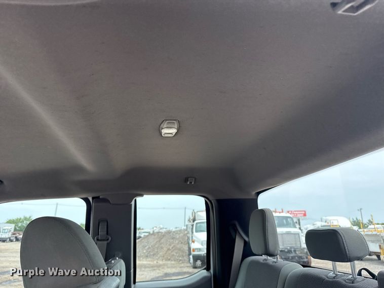 image for item EG6032 2017 Ford F350 Super Duty SuperCab pickup truck cab and chassis