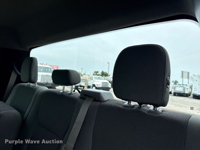 image for item EG6032 2017 Ford F350 Super Duty SuperCab pickup truck cab and chassis