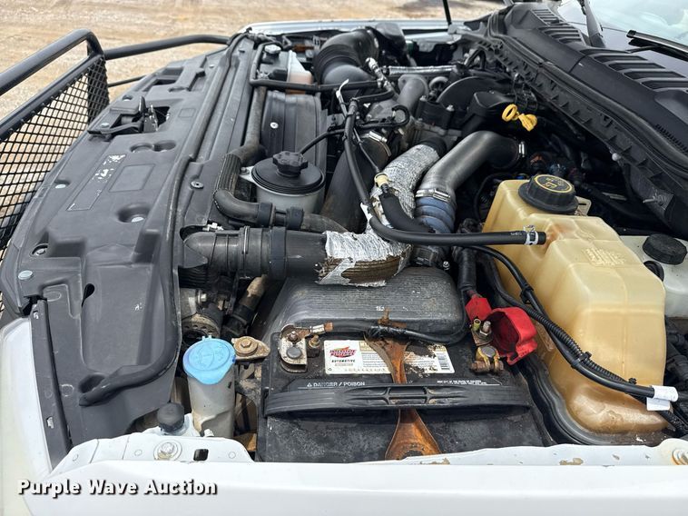 image for item EG6032 2017 Ford F350 Super Duty SuperCab pickup truck cab and chassis