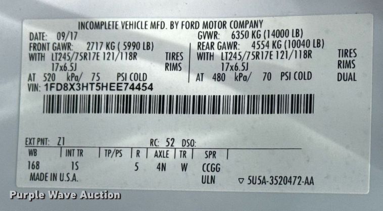 image for item EG6032 2017 Ford F350 Super Duty SuperCab pickup truck cab and chassis