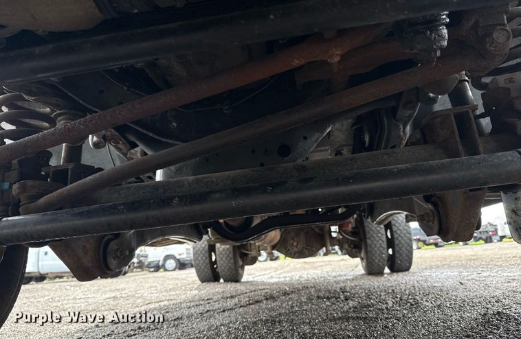 image for item EG6038 2011 Ford F450 Super Duty flatbed truck