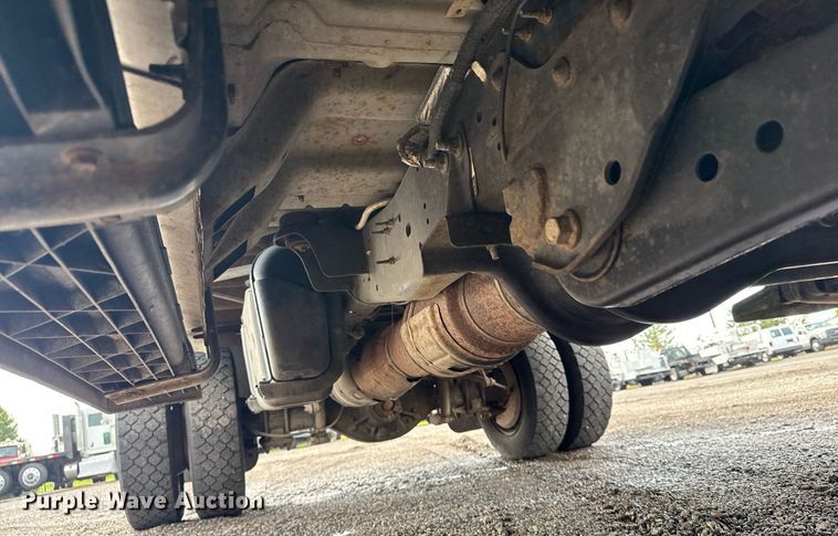 image for item EG6038 2011 Ford F450 Super Duty flatbed truck