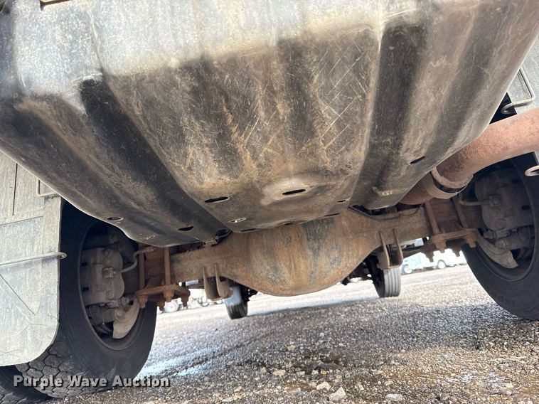 image for item EG6038 2011 Ford F450 Super Duty flatbed truck