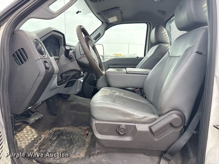 image for item EG6038 2011 Ford F450 Super Duty flatbed truck