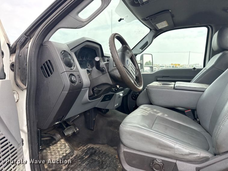 image for item EG6038 2011 Ford F450 Super Duty flatbed truck