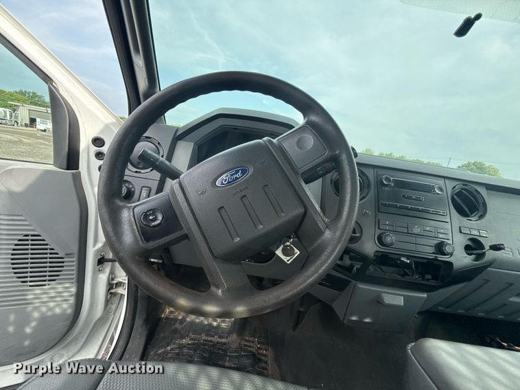 image for item EG6038 2011 Ford F450 Super Duty flatbed truck