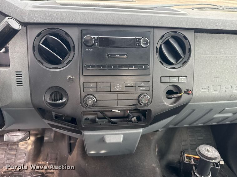 image for item EG6038 2011 Ford F450 Super Duty flatbed truck