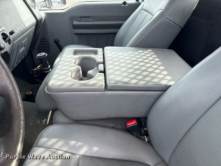 image for item EG6038 2011 Ford F450 Super Duty flatbed truck