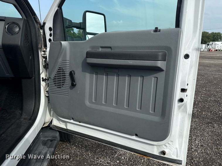 image for item EG6038 2011 Ford F450 Super Duty flatbed truck