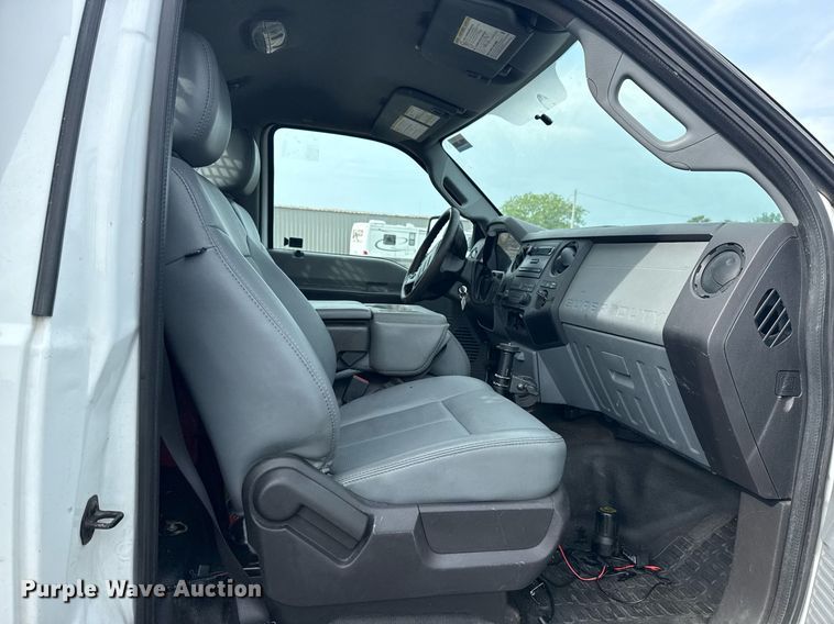 image for item EG6038 2011 Ford F450 Super Duty flatbed truck