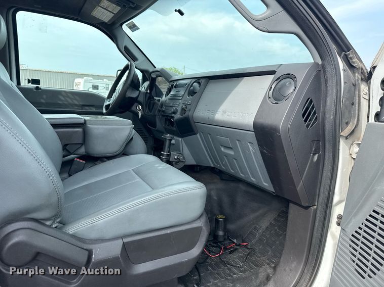 image for item EG6038 2011 Ford F450 Super Duty flatbed truck