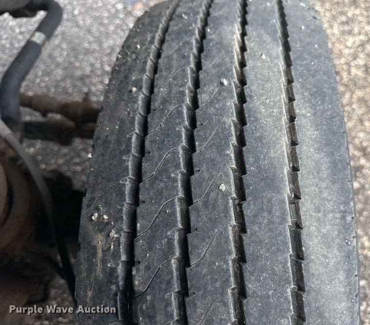 image for item EG6038 2011 Ford F450 Super Duty flatbed truck