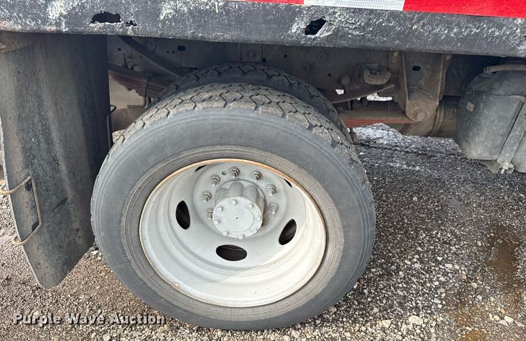 image for item EG6038 2011 Ford F450 Super Duty flatbed truck