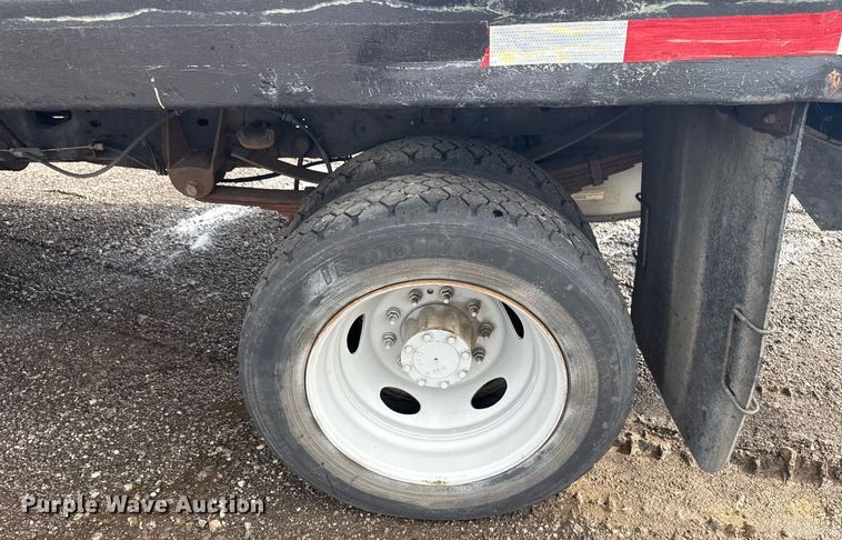 image for item EG6038 2011 Ford F450 Super Duty flatbed truck