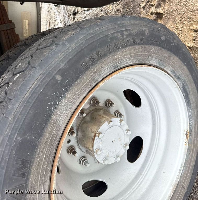 image for item EG6038 2011 Ford F450 Super Duty flatbed truck